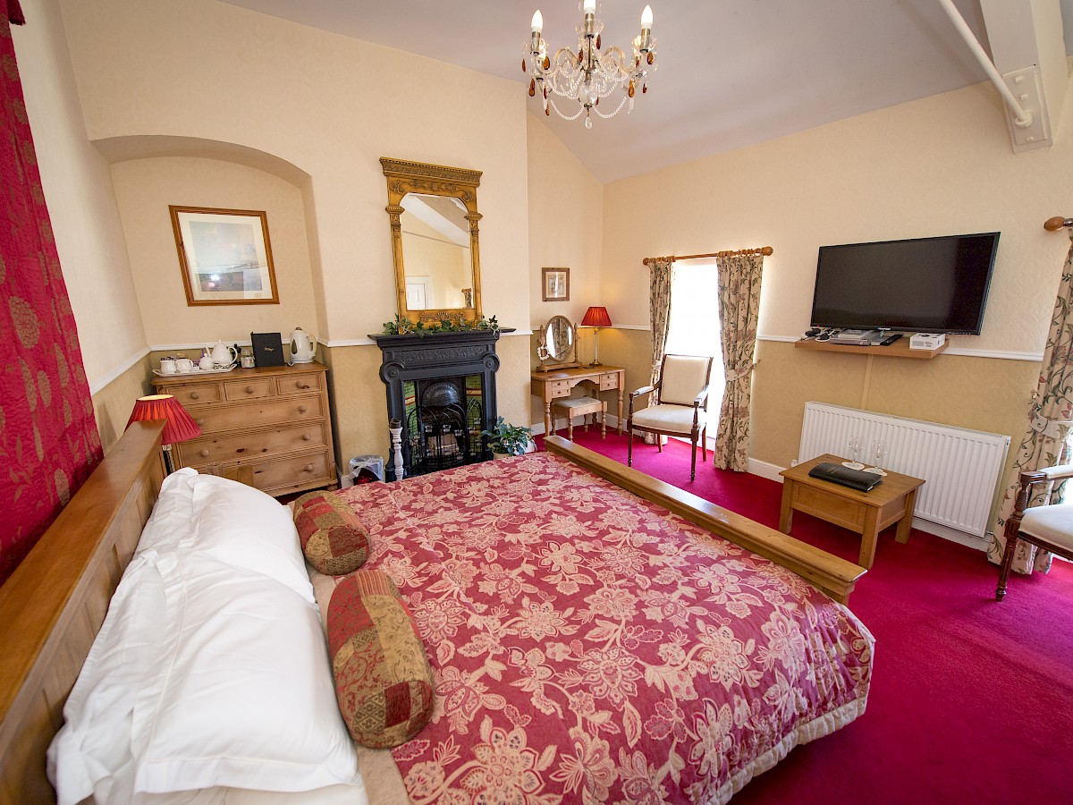 Superior King Room (2)