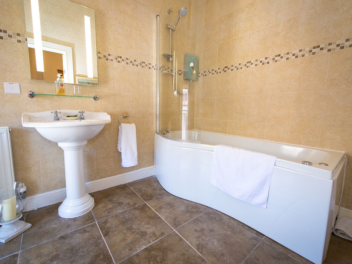 Superior King Room (2)